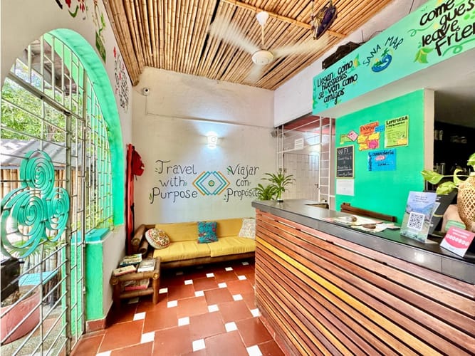 Casa de 14 alcobas en venta en La Esperanza, Santa Marta, 526 m² · foto 2 de 24