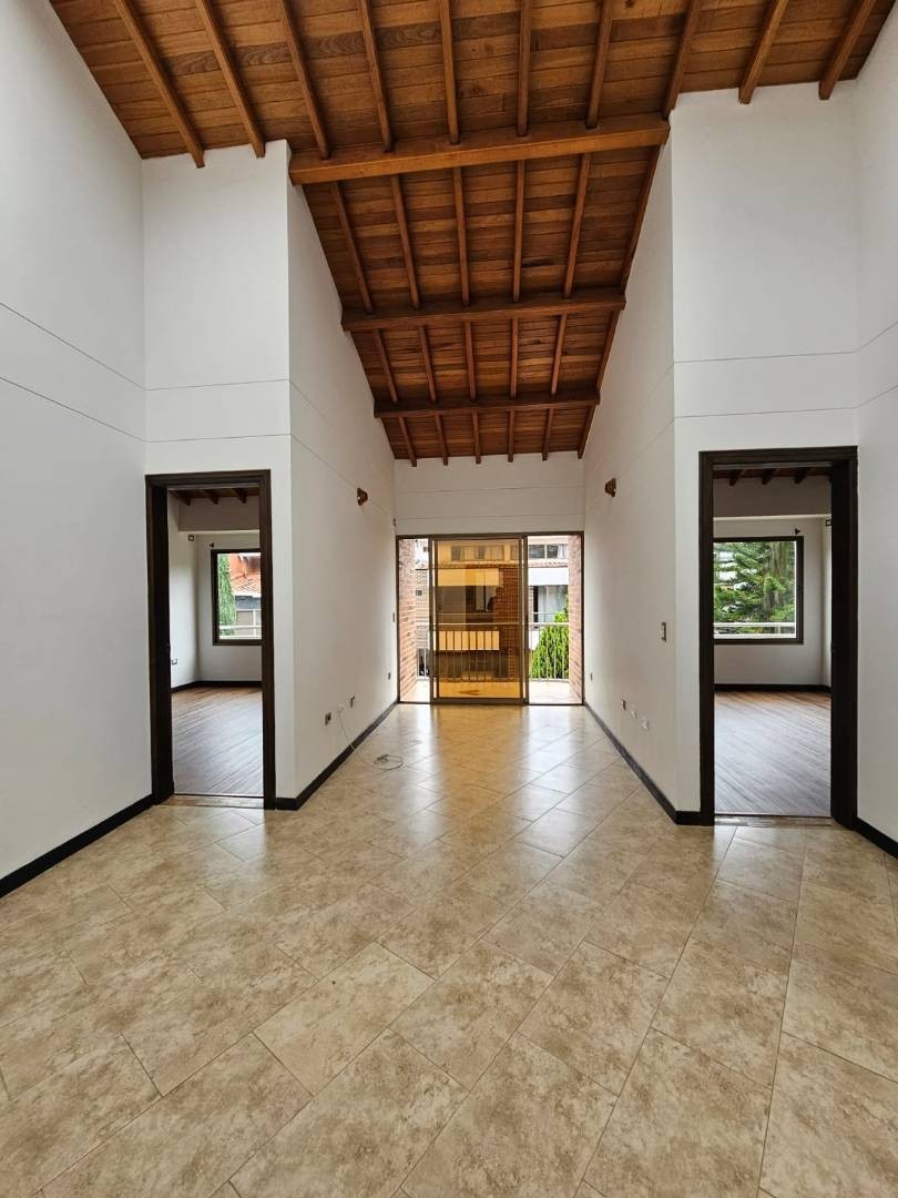 Casa en arriendo en Loma De La Doctora, Sabaneta · foto 4 de 17