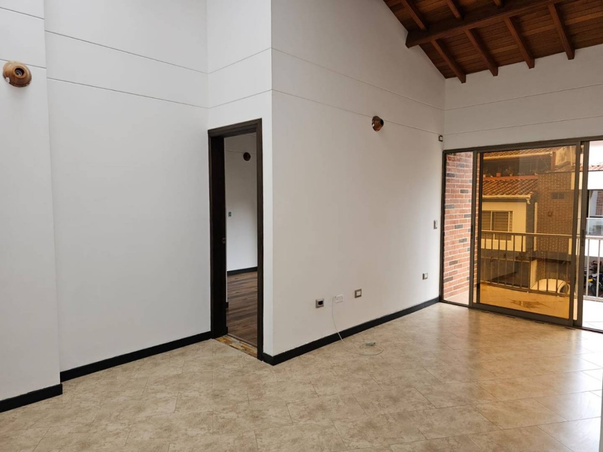 Casa en arriendo en Loma De La Doctora, Sabaneta · foto 13 de 17