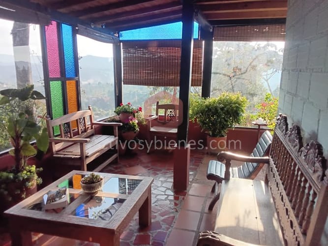 Casa de 5 alcobas en arriendo en La Clara, Guarne · foto 3 de 24