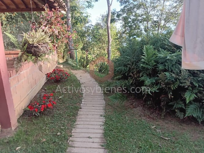 Casa de 5 alcobas en arriendo en La Clara, Guarne · foto 19 de 24