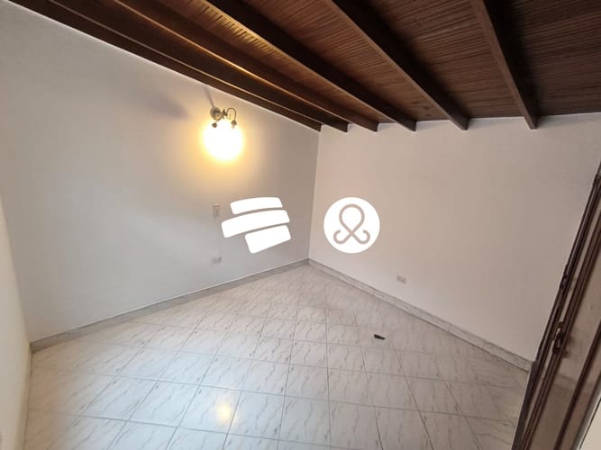 Casa de 6 alcobas en venta en Laureles, Medellín, 237 m² · foto 18 de 24
