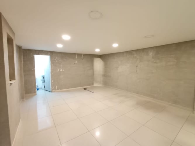 Local en arriendo en La Aguacatala, Medellín, 37 m² · foto 2 de 5