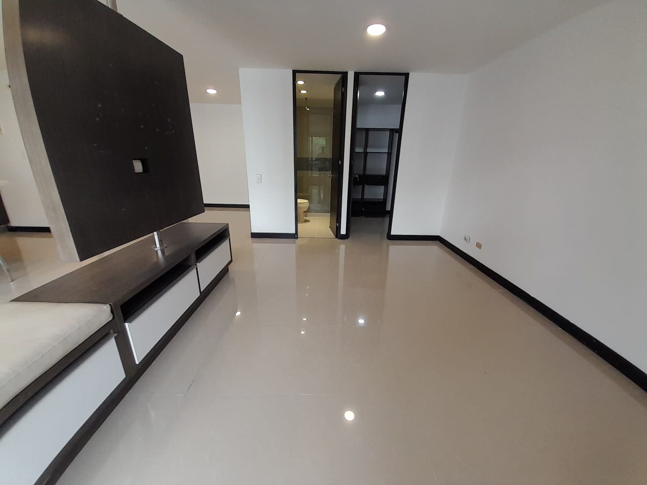 Apartaestudio en arriendo en El Poblado, Medellín · foto 5 de 17