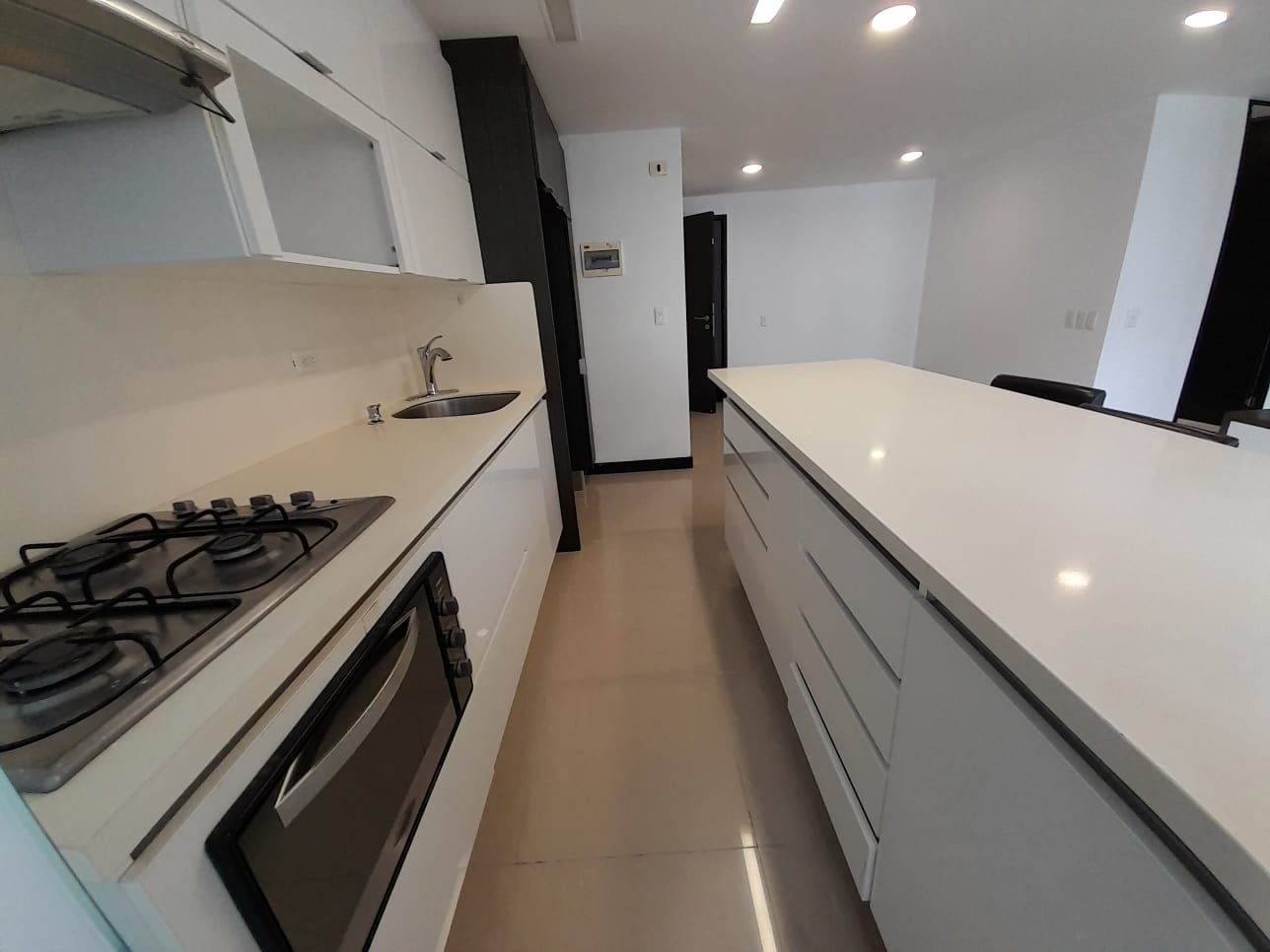 Apartaestudio en arriendo en El Poblado, Medellín · foto 7 de 17