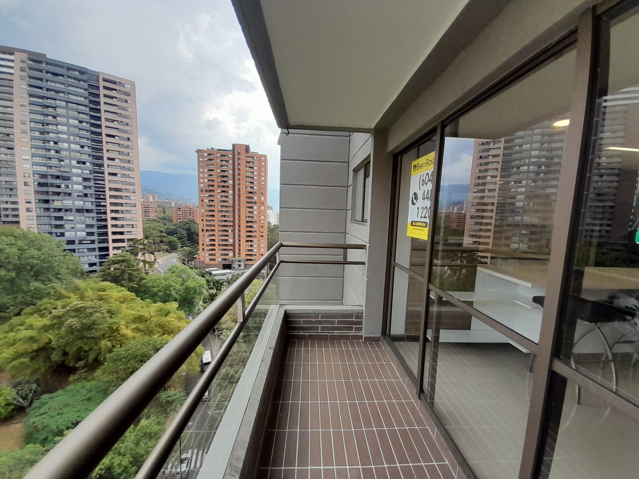 Apartaestudio en arriendo en El Poblado, Medellín · foto 12 de 17