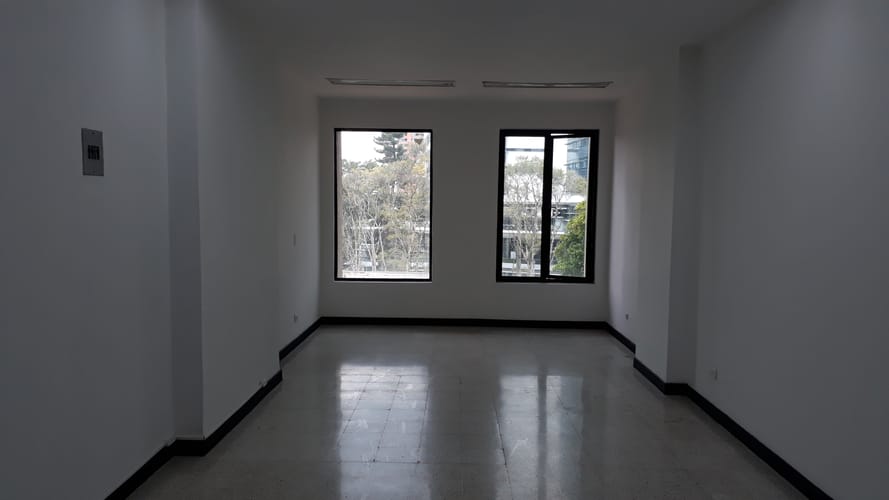 Oficina en arriendo en Los Balsos, Medellín, 35 m² · foto 2 de 4