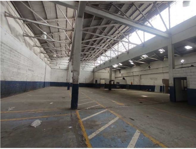 Bodega en arriendo en Perpetuo Socorro, Medellín, 1000 m² · foto 4 de 6