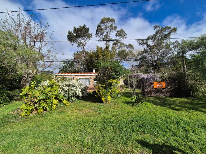 CASA SOLIDA EN PARQUE DEL PLATA SUR