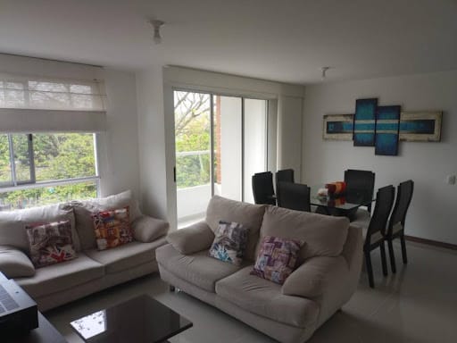 Apartamento de 3 alcobas en venta en Valle Del Lili, Cali, 90 m² · foto 2 de 24