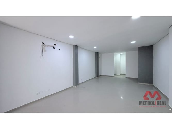 Oficina en arriendo en Manga, Cartagena, 85 m² · foto 2 de 8