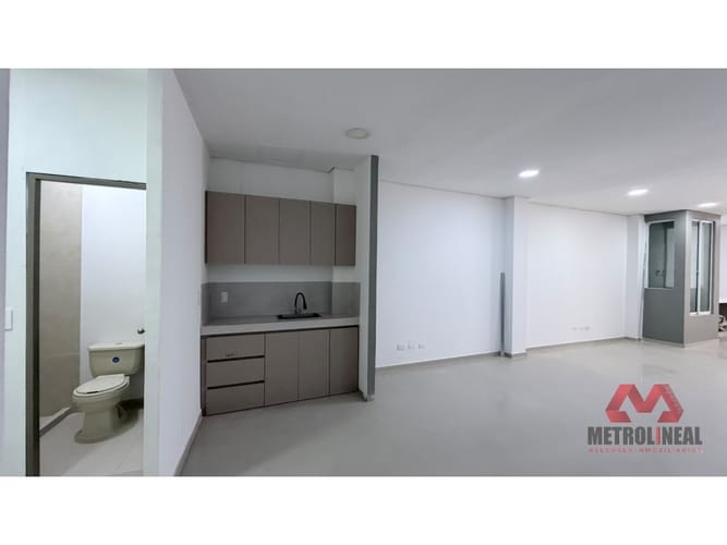 Oficina en arriendo en Manga, Cartagena, 85 m² · foto 4 de 8