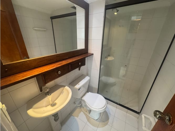Apartamento de 2 alcobas en arriendo en Campo Alegre, Medellín, 70 m² · foto 4 de 14
