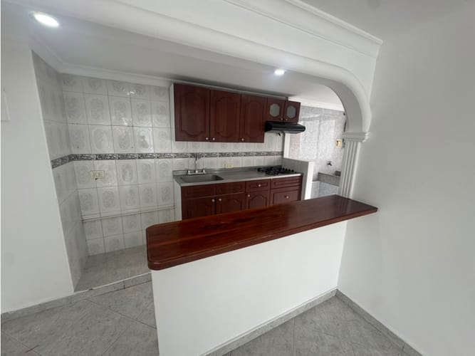 Apartamento de 2 alcobas en arriendo en Campo Alegre, Medellín, 70 m² · foto 5 de 14