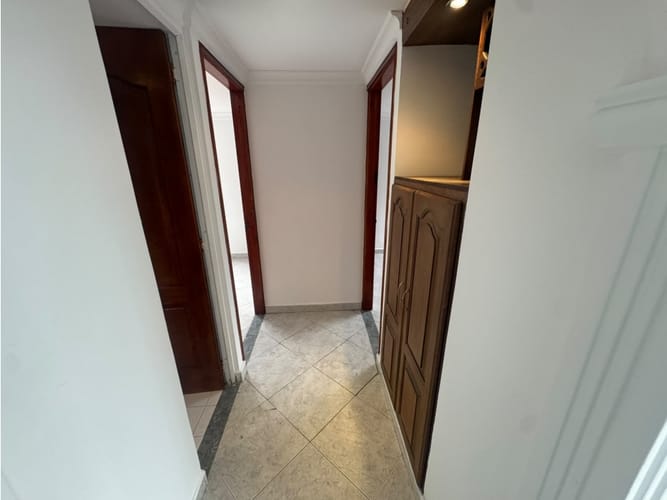 Apartamento de 2 alcobas en arriendo en Campo Alegre, Medellín, 70 m² · foto 10 de 14