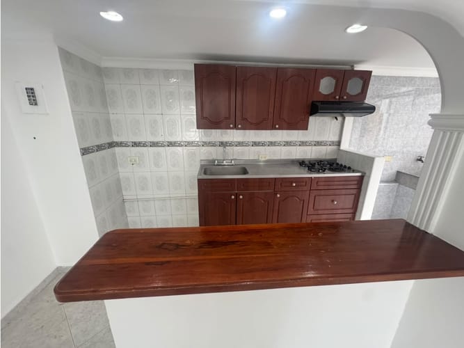 Apartamento de 2 alcobas en arriendo en Campo Alegre, Medellín, 70 m² · foto 12 de 14
