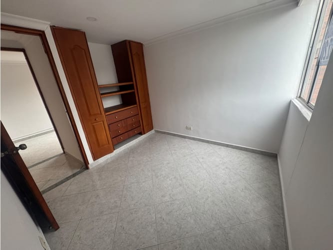 Apartamento de 2 alcobas en arriendo en Campo Alegre, Medellín, 70 m² · foto 13 de 14
