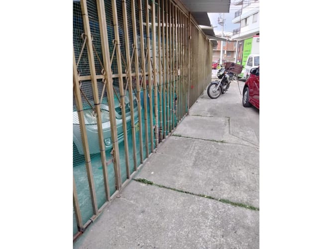Casa de 8 alcobas en venta en Granada, Armenia, 280 m² · foto 2 de 24