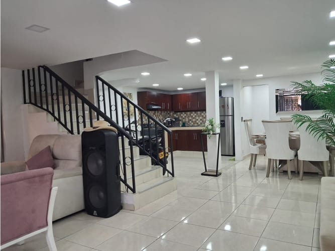 Casa de 3 alcobas en venta en Cr. Brisas Del Bosque, Armenia, 68 m² · foto 2 de 14