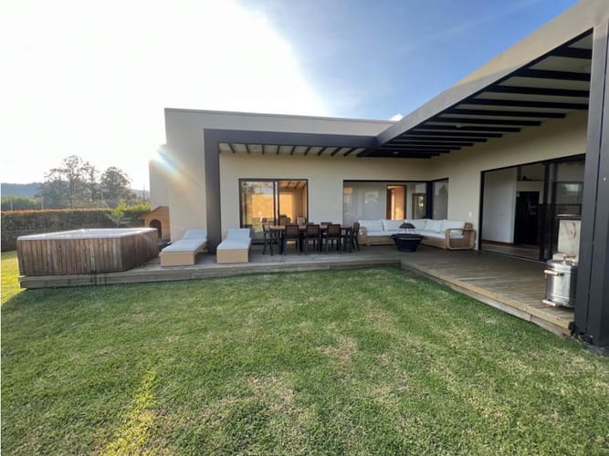 Casa de 3 alcobas en venta en Llano Grande, Rionegro, 350 m² · foto 5 de 12