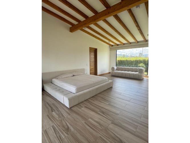 Casa de 3 alcobas en venta en Llano Grande, Rionegro, 350 m² · foto 10 de 12