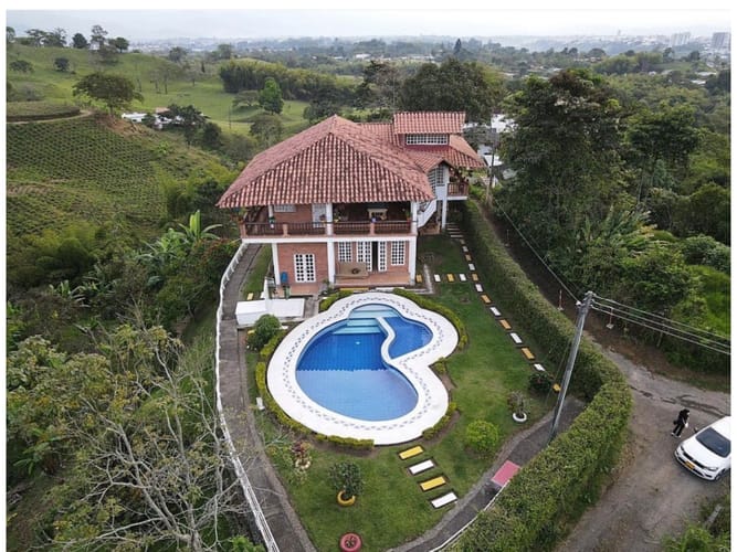 Finca en venta en La Palmera, Armenia, 400 m² · foto 2 de 13