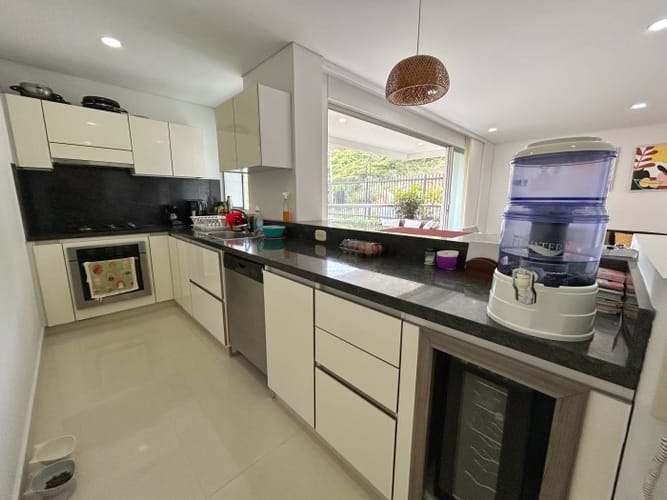 Apartamento de 3 alcobas en venta en Bellavista, Cali, 142 m² · foto 5 de 20