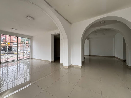 Casa en venta en Galerias, Bogotá · foto 8 de 24