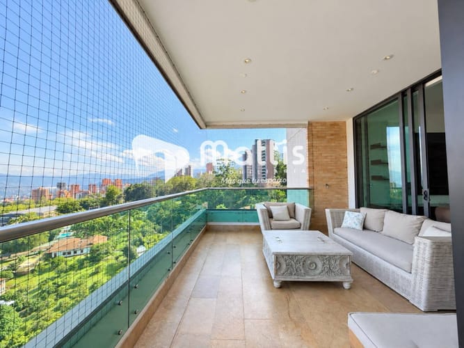 Apartamento de 3 alcobas en venta en Los Balsos, Medellín, 360 m² · foto 2 de 24