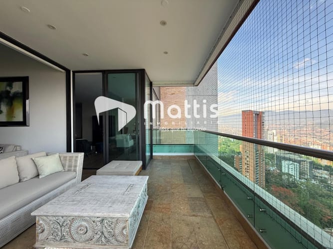 Apartamento de 3 alcobas en venta en Los Balsos, Medellín, 360 m² · foto 3 de 24