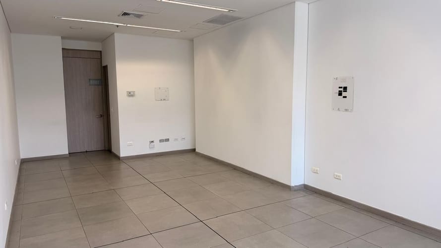 Oficina en arriendo en Chipichape, Cali, 38 m² · foto 6 de 24