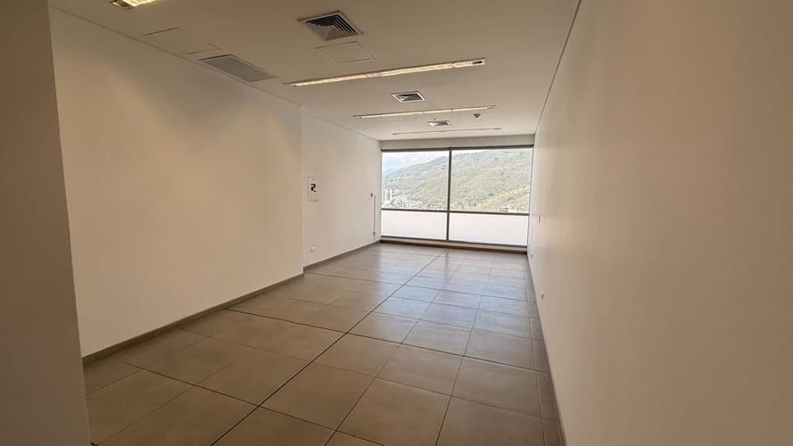 Oficina en arriendo en Chipichape, Cali, 38 m² · foto 3 de 24