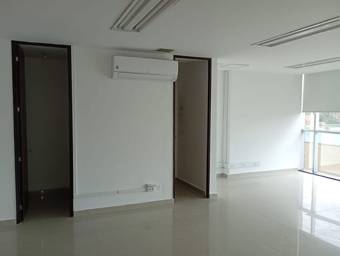 Oficina en arriendo en El Poblado, Medellín, 47 m² · foto 4 de 10