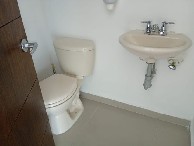 Oficina en arriendo en El Poblado, Medellín, 47 m² · foto 10 de 10