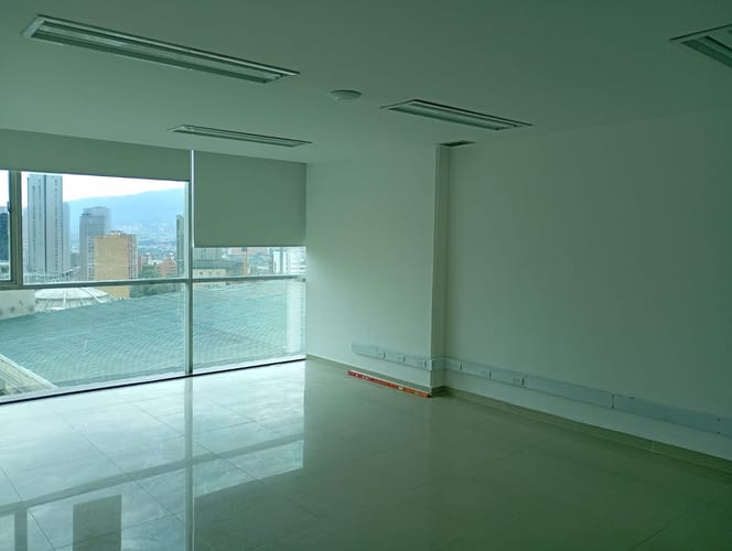 Oficina en arriendo en El Poblado, Medellín, 47 m² · foto 5 de 10