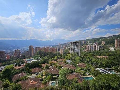 Apartamento de 3 alcobas en arriendo en La Calera, Medellín, 116 m² · foto 7 de 24