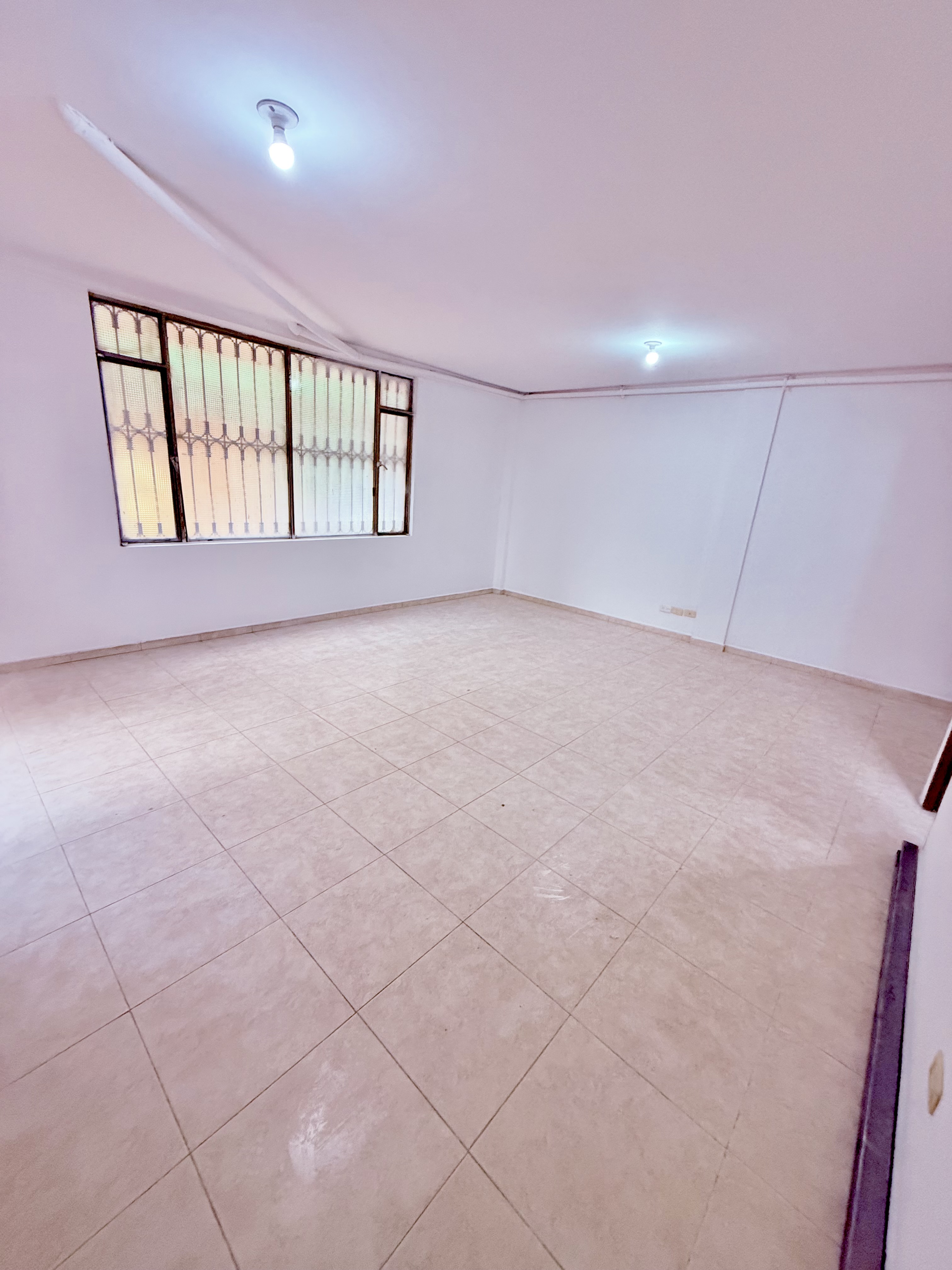 Casa en venta en Fontibon, Bogotá · foto 2 de 16
