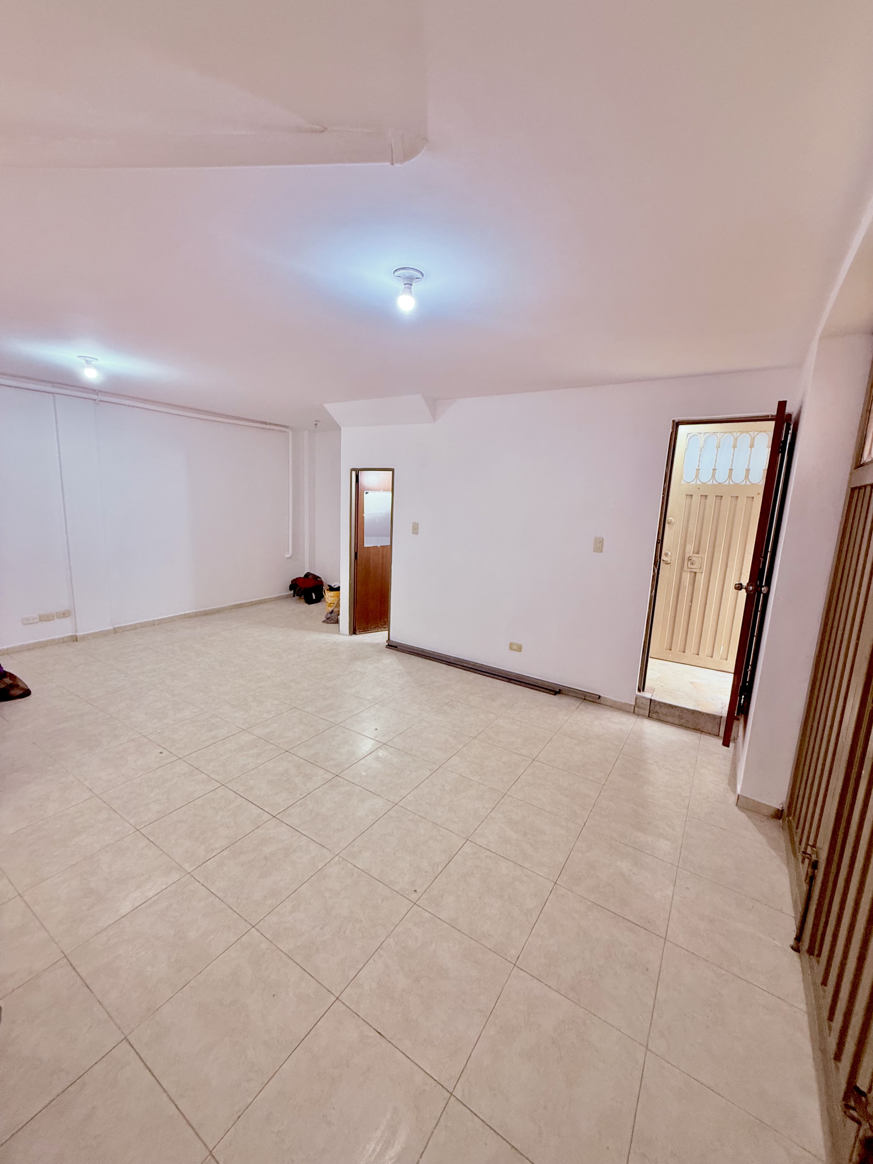 Casa en venta en Fontibon, Bogotá · foto 3 de 16