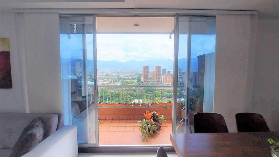 Apartamento de 4 alcobas en arriendo en Astorga, Medellín, 295 m² · foto 2 de 22