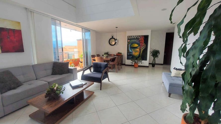 Apartamento de 4 alcobas en arriendo en Astorga, Medellín, 295 m² · foto 3 de 22
