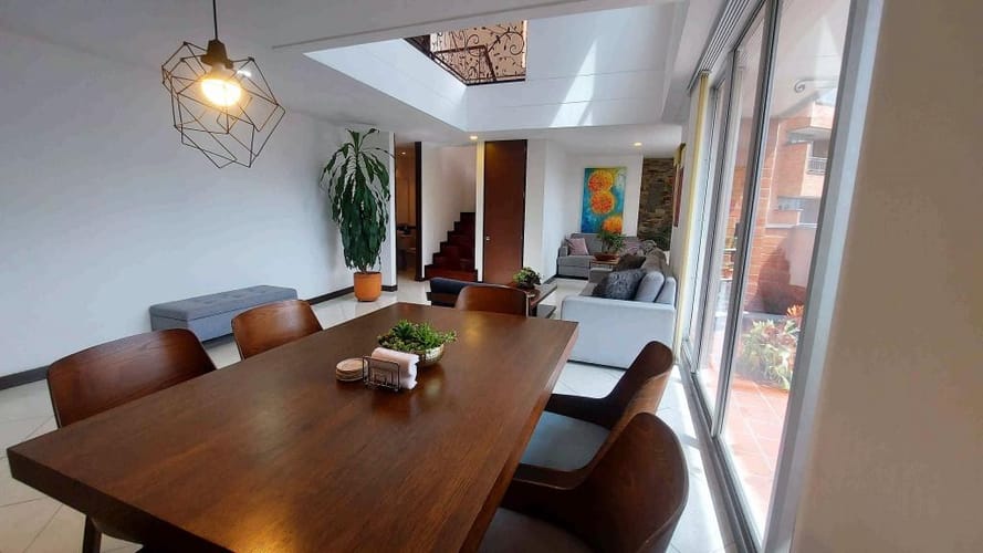 Apartamento de 4 alcobas en arriendo en Astorga, Medellín, 295 m² · foto 4 de 22