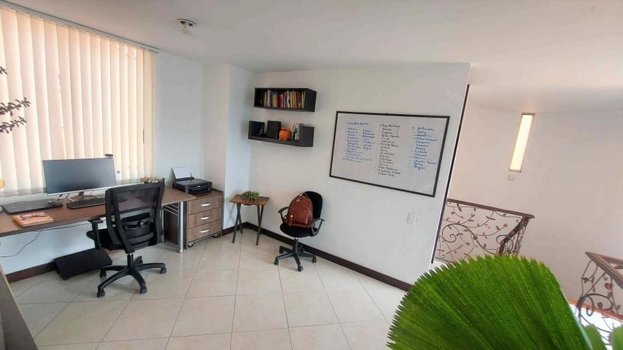 Apartamento de 4 alcobas en arriendo en Astorga, Medellín, 295 m² · foto 9 de 22