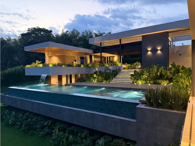 Casa de 4 alcobas en venta en Cerritos, Pereira, 580 m² · foto 3 de 24