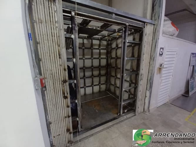 Bodega en venta en Zona Industrial No. 1, Itagüí, 478 m² · foto 3 de 21