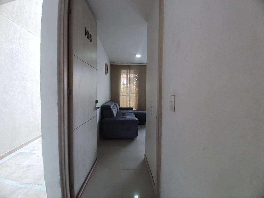 Apartamento en venta en Urbanizacion La Flora, Cali · foto 2 de 24