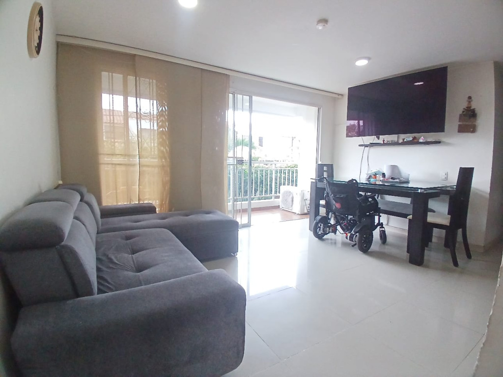 Apartamento en venta en Urbanizacion La Flora, Cali · foto 3 de 24