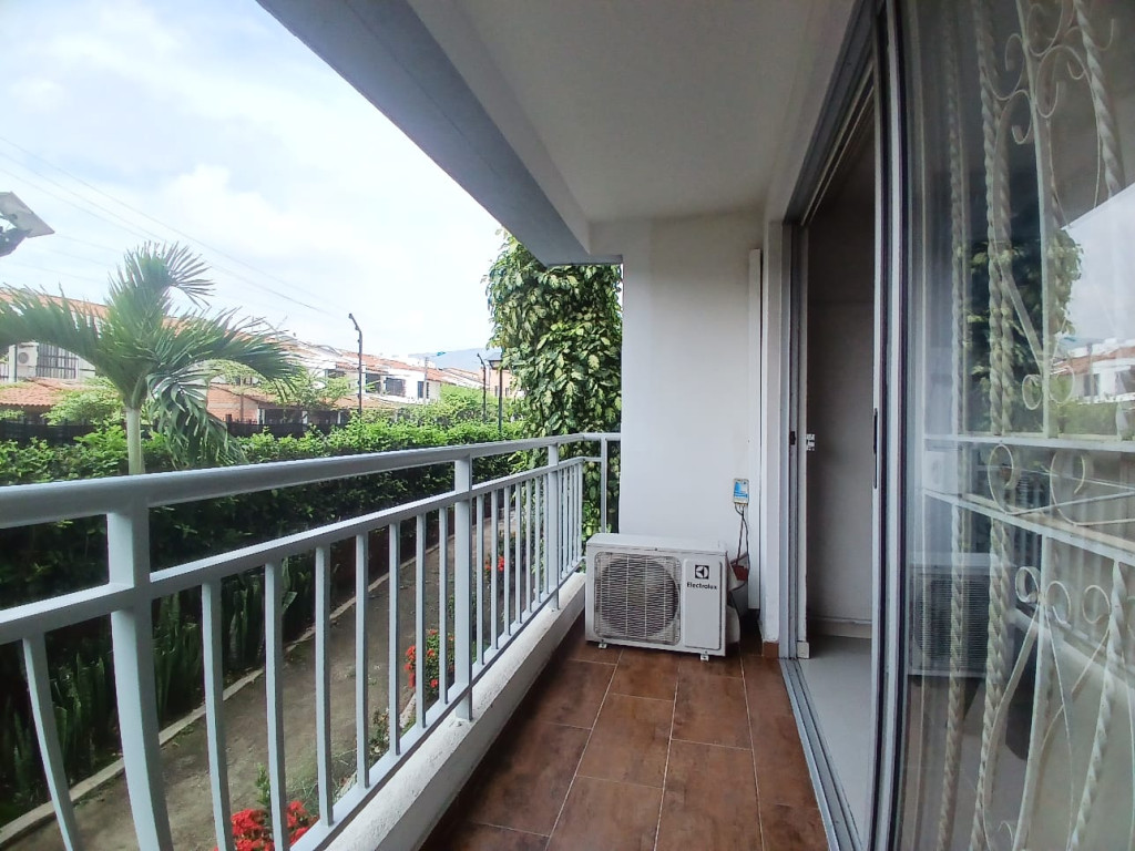Apartamento en venta en Urbanizacion La Flora, Cali · foto 4 de 24