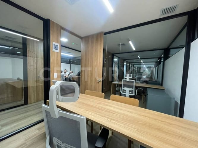 Oficina en arriendo en Los Colores, Medellín, 7 m² · foto 3 de 17