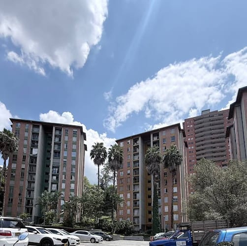 Apartamento de 3 alcobas en venta en Asomadera No.2, Medellín, 57 m² · foto 2 de 24