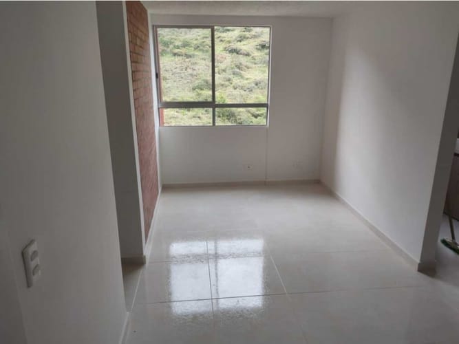 Apartamento de 3 alcobas en venta en Bellavista, Bello, 48 m² · foto 2 de 10